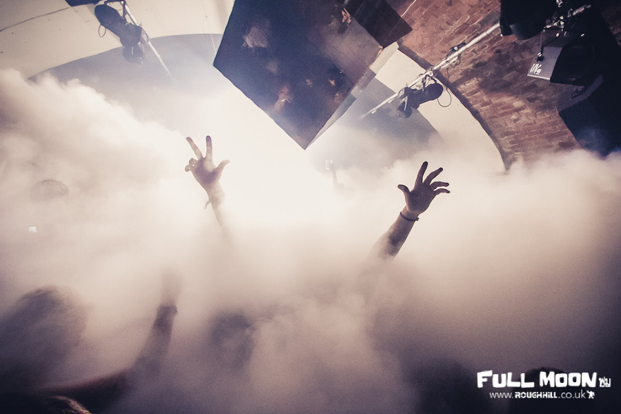 IMAGE: http://payload91.cargocollective.com/1/3/110609/4120154/mission-20-09-2012-239_900.jpg