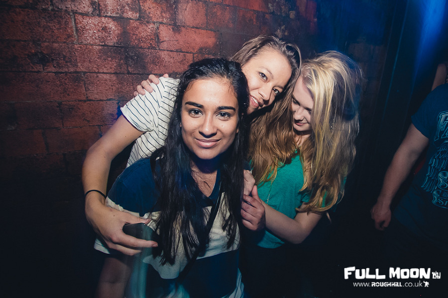 IMAGE: http://payload91.cargocollective.com/1/3/110609/4120154/mission-20-09-2012-268_900.jpg