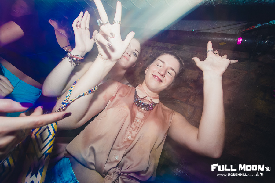 IMAGE: http://payload91.cargocollective.com/1/3/110609/4120154/mission-20-09-2012-327_900.jpg