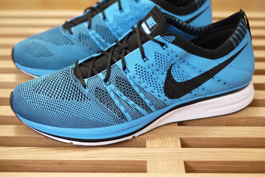 nike flyknit trainer silver blue